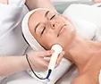 Ultraschall Behandlung Ausbildung: - Weiterbildung im Kosmetik- & Wellnessbereich: Behandlung von Falten, Akne, Couperose, Cellulite & Besenreiser. Ultraschall Behandlung Ausbildung: - Weiterbildung im Kosmetik- & Wellnessbereich: Behandlung von Falten, Akne, Couperose, Cellulite & Besenreiser.
