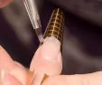 Nagelmodellage Schablonen Technik Ausbildung: Naturnagelverlängerung ohne Tips. Nagelmodellage Schablonen Technik Ausbildung: Naturnagelverlängerung ohne Tips.